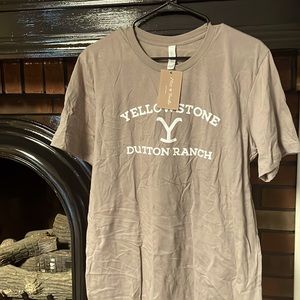 NWT Yellowstone Tee Taupe Size L